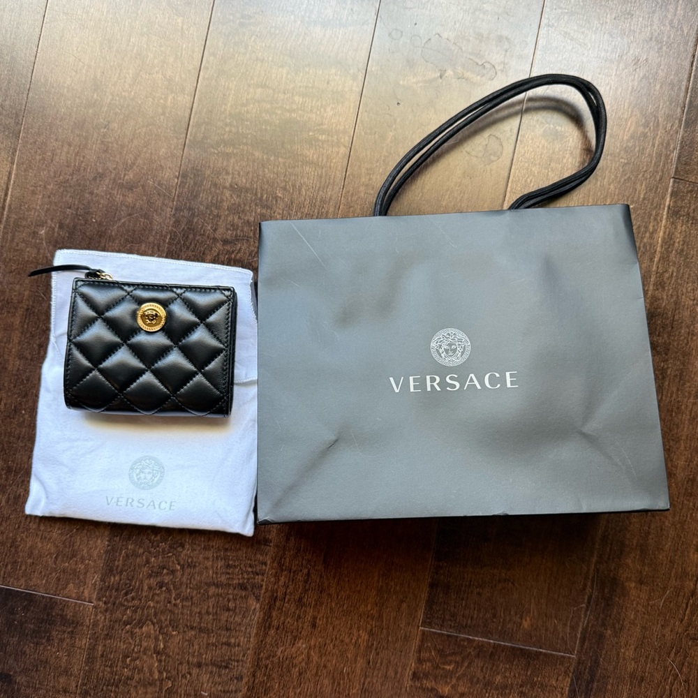 Versace Medusa Unico Quilted Lamb Leather Wallet